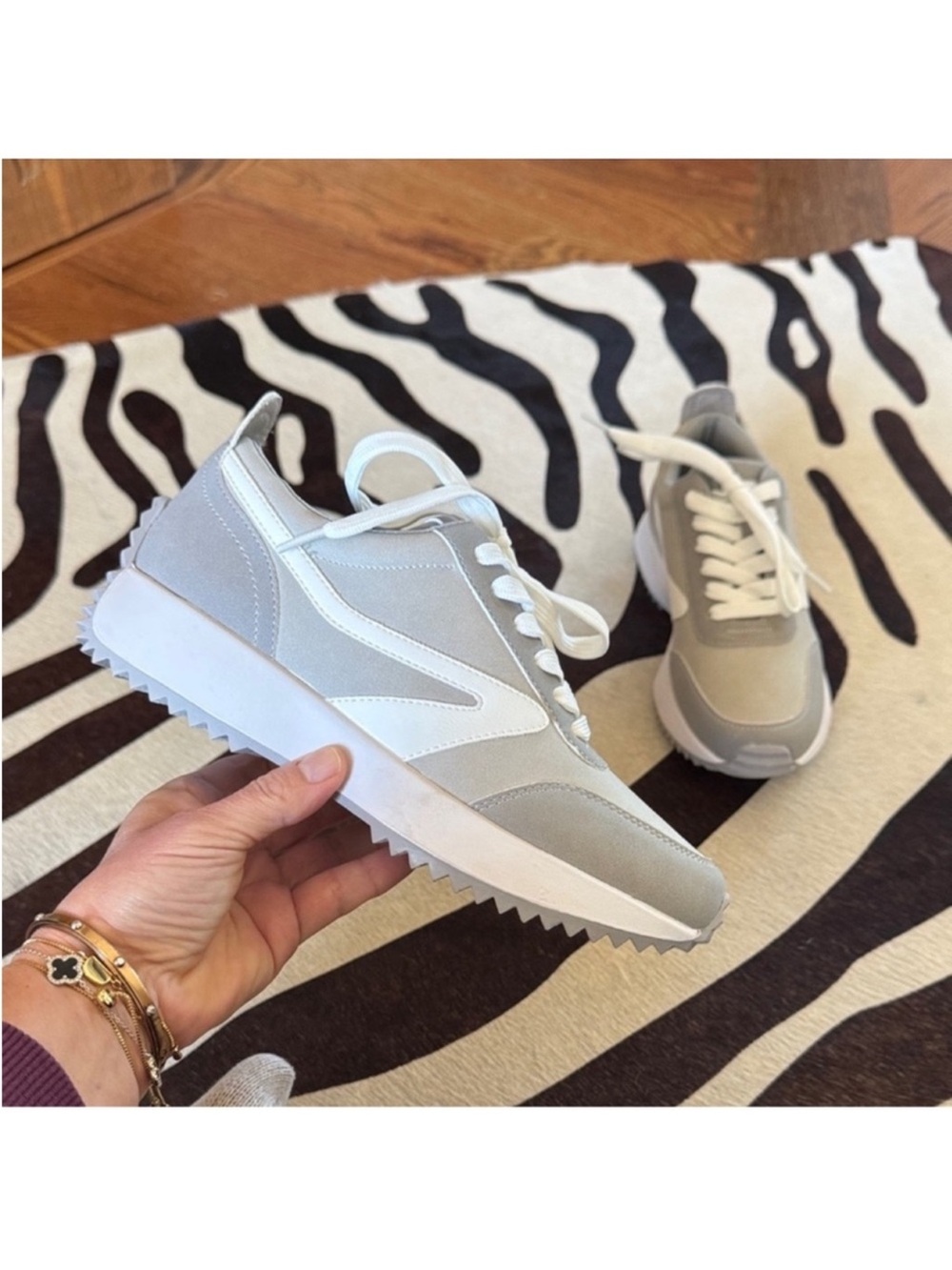 DV by Dolce Vita Bynx Bossy Shoes/Sneakers Size 7 Casual Athletic Gray White